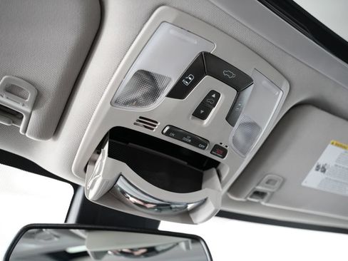 Used 2020 Toyota Sienna XLE w/ XLE Navigation Package FWD image 46