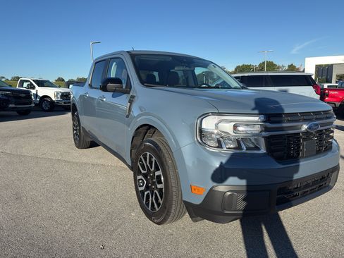 Certified 2024 Ford Maverick Lariat image 3