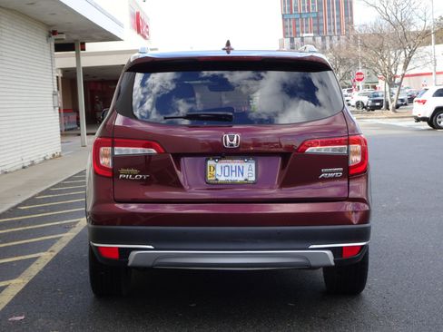 Used 2021 Honda Pilot Touring image 6