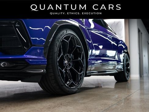 Used 2023 Lamborghini Urus Performante AWD/4WD image 23