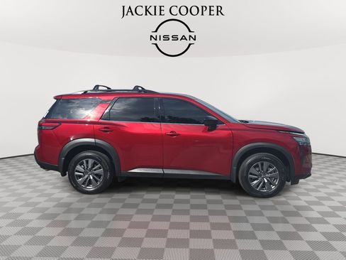 Used 2026 Nissan Pathfinder SV AWD/4WD image 4