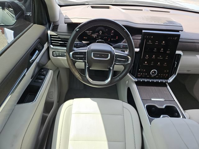 Used 2025 GMC Acadia Denali FWD image 9