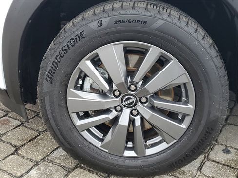 Certified 2025 Nissan Pathfinder SV image 12