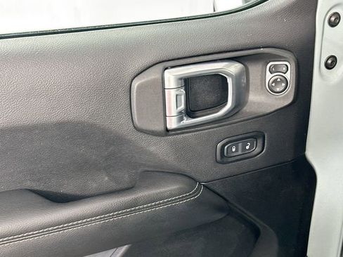Used 2023 Jeep Wrangler Unlimited Sahara w/ Cold Weather Group AWD/4WD image 27