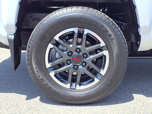 Used 2026 Toyota Tacoma TRD Sport w/ TRD Sport Premium Package AWD/4WD image 6