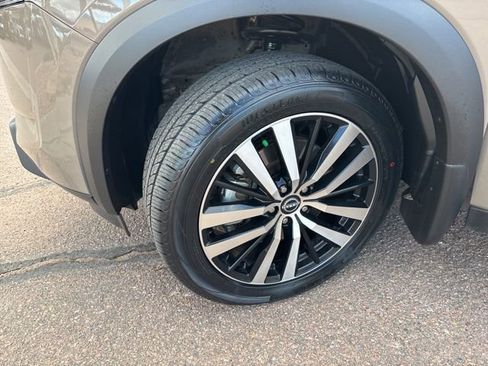 Used 2024 Nissan Pathfinder Platinum w/ Cargo Package image 15