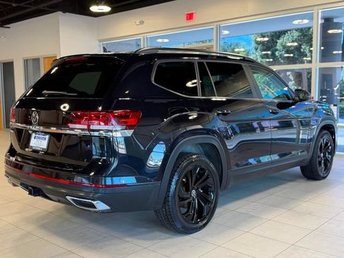 Used 2023 Volkswagen Atlas SE w/ Black Wheel Package FWD image 12