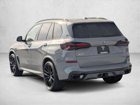 Certified 2026 BMW X5 sDrive40i w/ M Sport Package RWD image 9