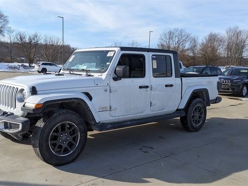 Used 2020 Jeep Gladiator Overland w/ Dual Top Group image 7
