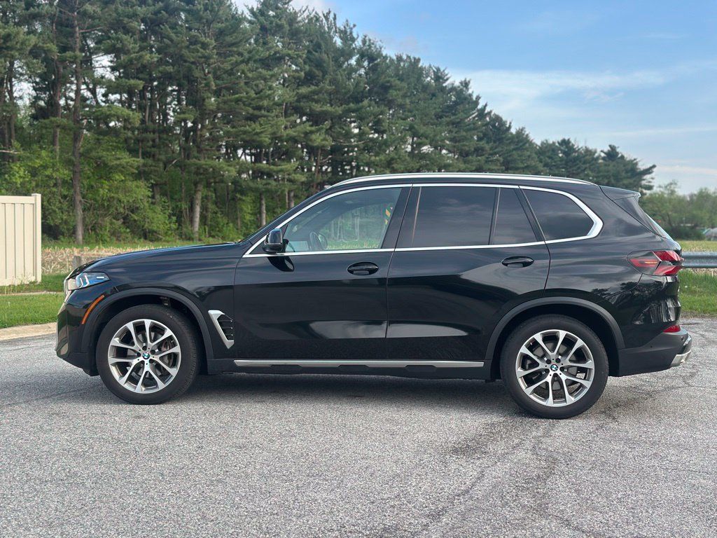 Used 2024 BMW X5 xDrive40i w/ Premium Package AWD/4WD image 7