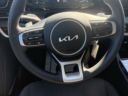 Used 2023 Kia Sportage LX image 10