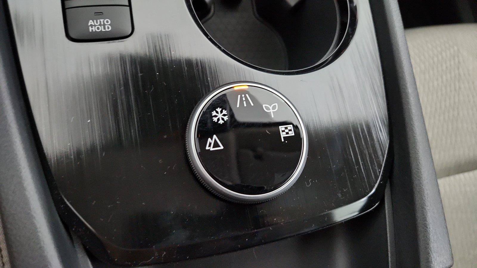 Used 2025 Nissan Rogue SV AWD/4WD image 33