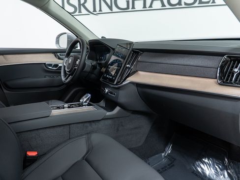 New 2026 Volvo XC90 T8 Plus w/ Protection Package Premier image 21