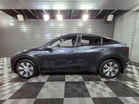 Used 2024 Tesla Model Y Long Range image 9