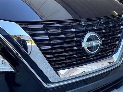 Used 2022 Nissan Rogue SV FWD image 27