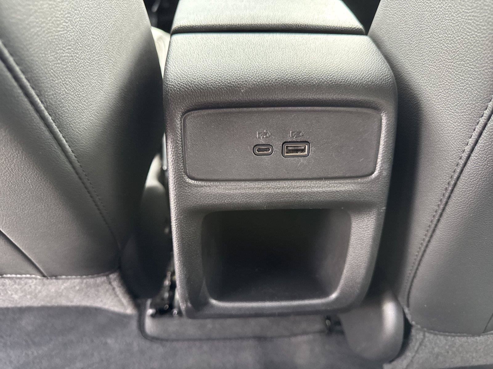 Used 2025 Chevrolet Trax LT w/ LT Convenience Package FWD image 31