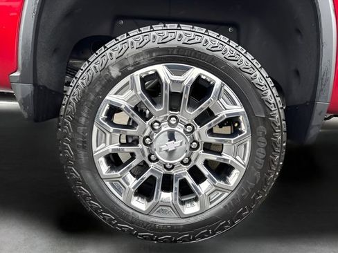 Used 2025 Chevrolet Silverado 2500 LTZ w/ LTZ Premium Package AWD/4WD image 41
