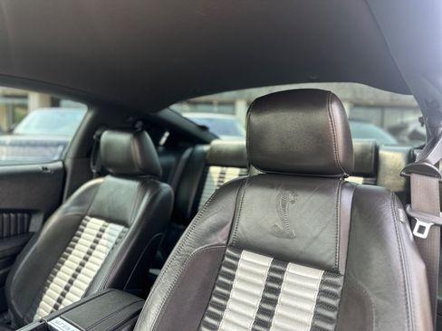 Used 2010 Ford Mustang Shelby GT500 RWD image 21
