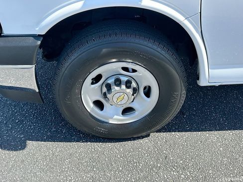 Certified 2024 Chevrolet Express 3500 LT w/ LT Preferred Equipment Group image 29