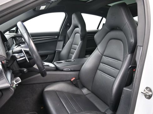 Certified 2023 Porsche Panamera Platinum Edition image 5