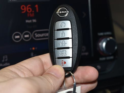 Certified 2025 Nissan Altima 2.5 SV FWD image 14