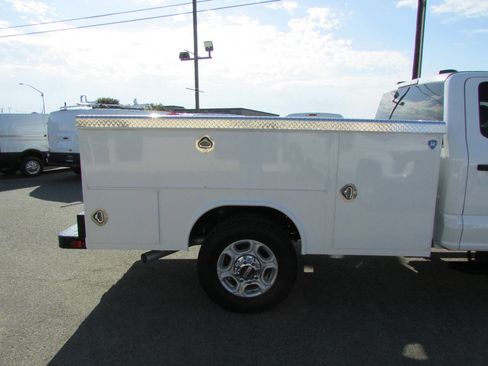 Used 2025 Ford F350 XLT image 9