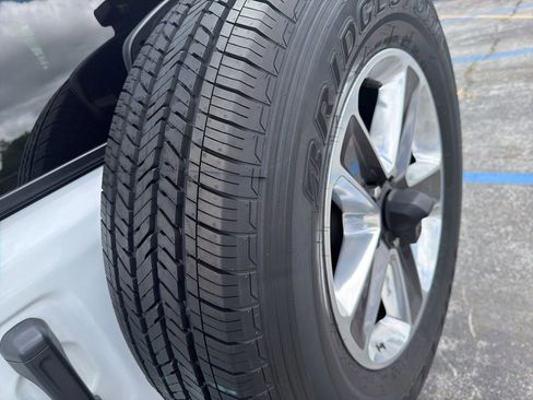 Used 2020 Jeep Wrangler Unlimited Sahara w/ Uconnect 4C Nav & Sound Group AWD/4WD image 8