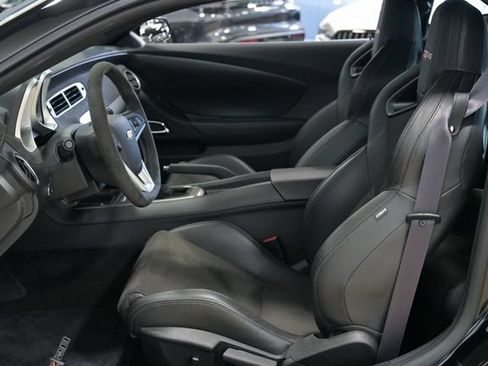 Used 2015 Chevrolet Camaro Z/28 RWD image 25