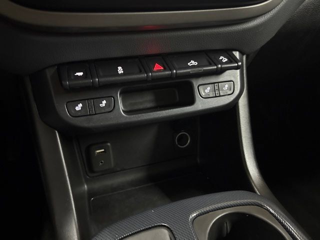 Used 2018 Chevrolet Colorado Z71 AWD/4WD image 40