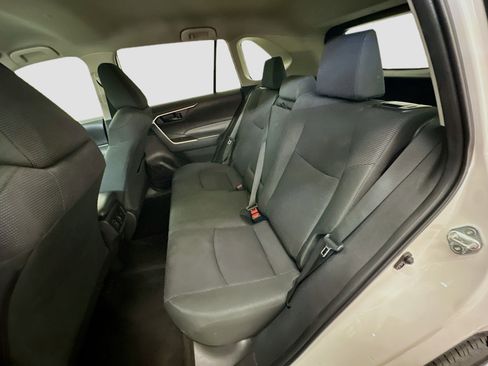 Used 2024 Toyota RAV4 LE AWD/4WD image 28
