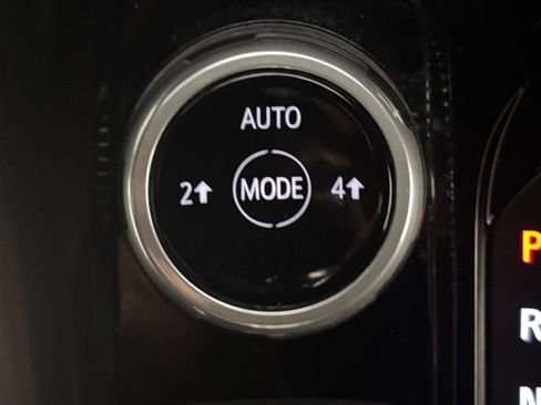 Used 2024 GMC Canyon Elevation w/ Convenience Package image 32