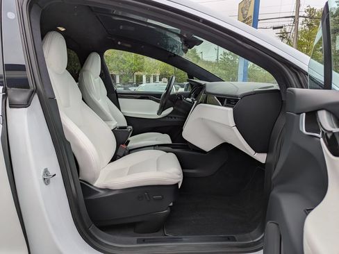 Used 2020 Tesla Model X Long Range AWD/4WD image 30