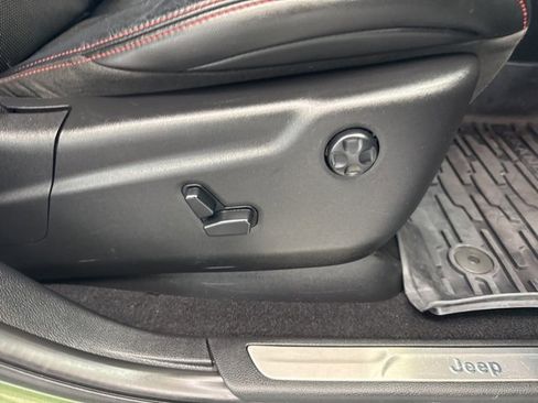 Used 2019 Jeep Grand Cherokee Trailhawk w/ Trailhawk Luxury Group image 13