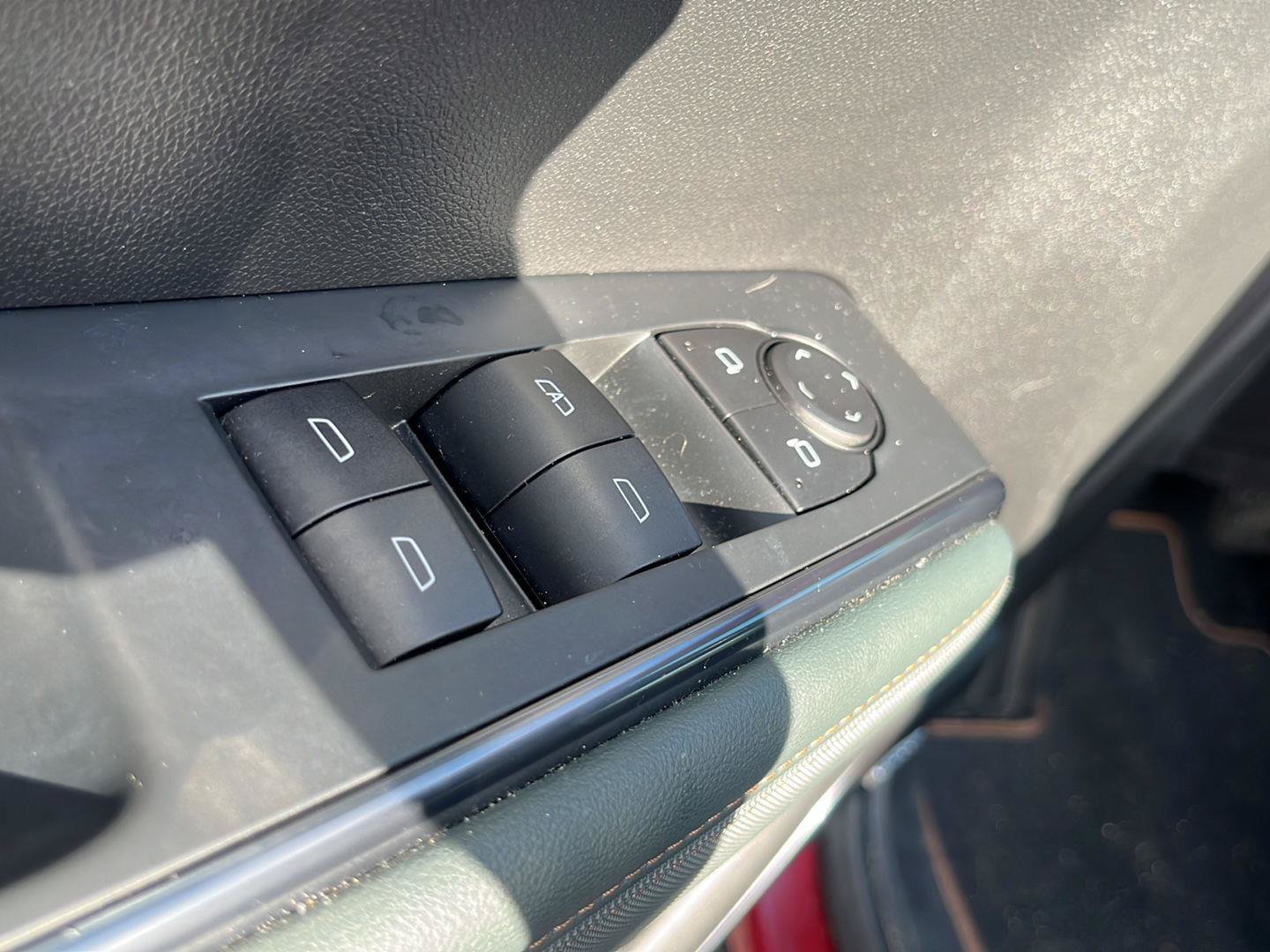 Used 2025 GMC Acadia AT4 AWD/4WD image 11