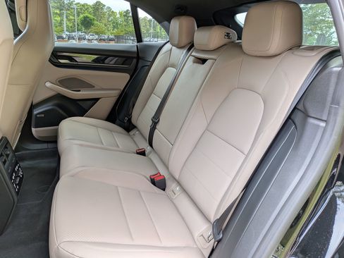 Used 2025 Porsche Macan Electric RWD image 20