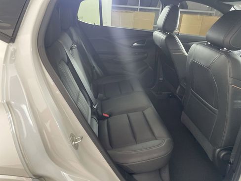 Used 2025 Buick Envista Avenir image 26