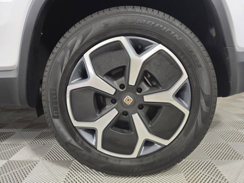 Used 2024 Rivian R1S Adventure AWD/4WD image 10