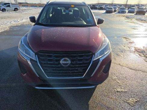 Used 2022 Nissan Kicks SV image 4