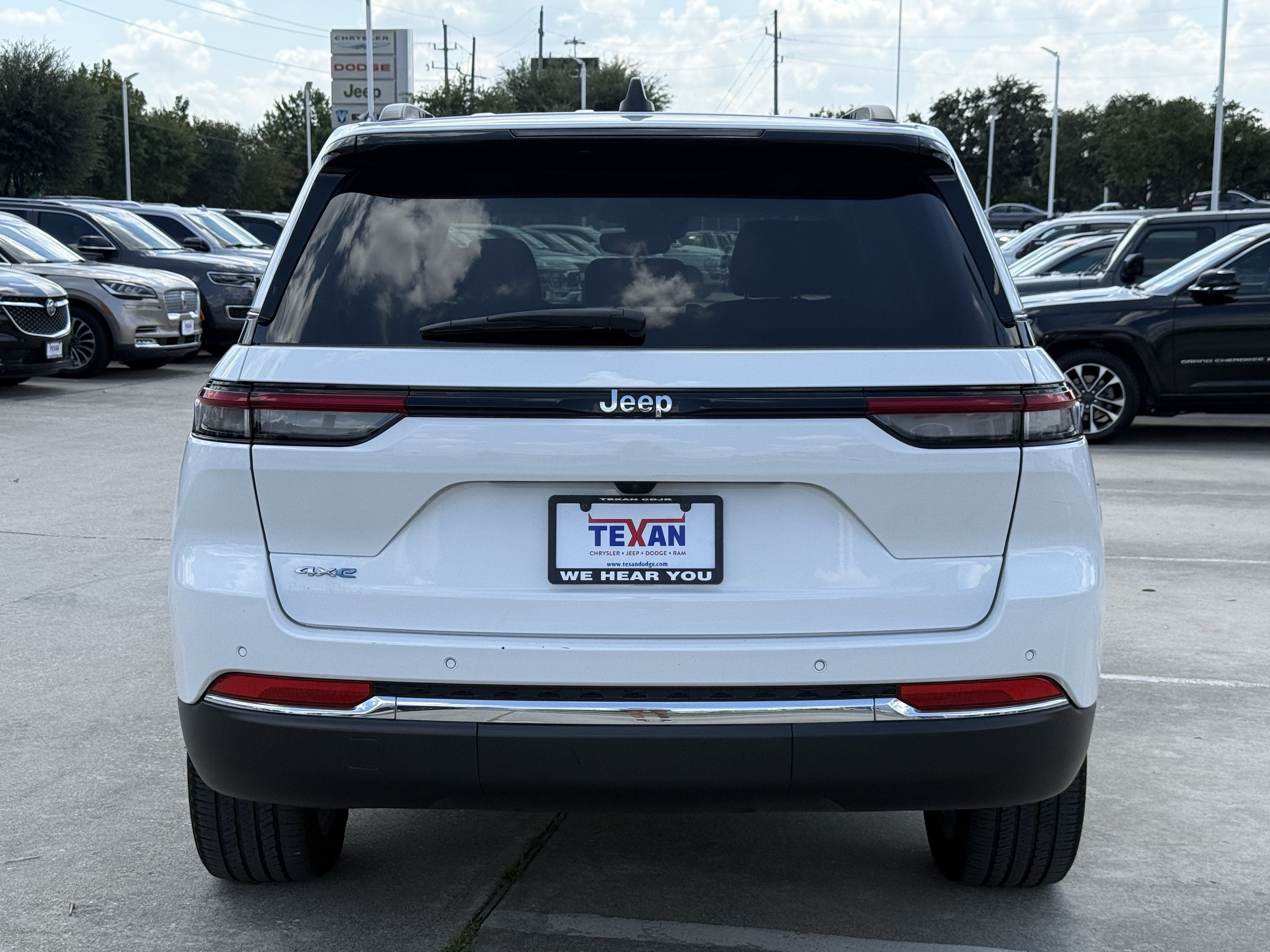 Used 2023 Jeep Grand Cherokee 4WD 4xe image 6