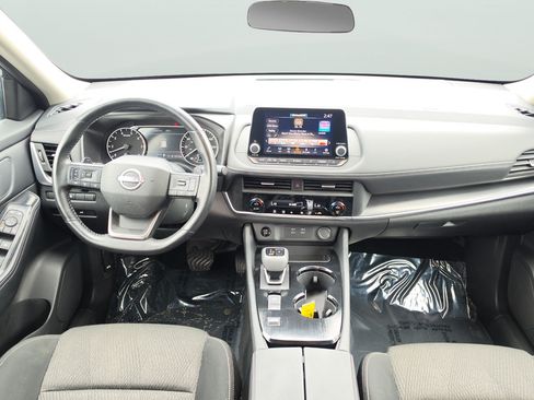 Used 2025 Nissan Rogue SV FWD image 9