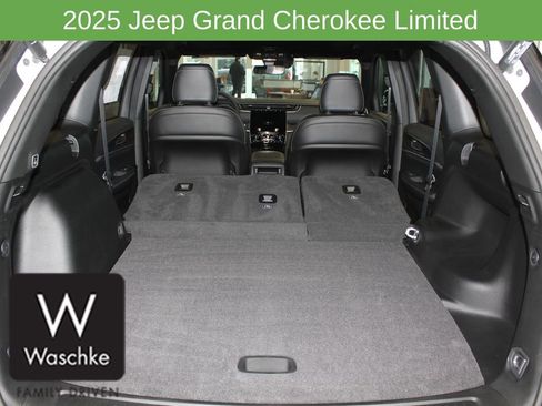 New 2025 Jeep Grand Cherokee Limited w/ Trailer Tow Package image 17