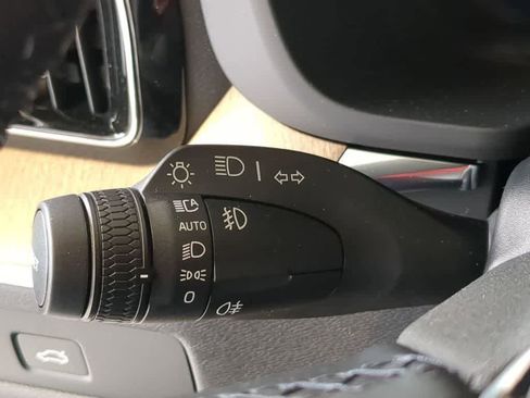 Used 2026 Volvo XC60 B5 Plus w/ Protection Package Premier AWD/4WD image 18