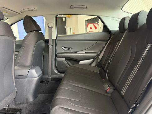 Used 2022 Hyundai Elantra SEL w/ Convenience Package FWD image 28