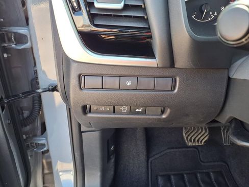 Used 2023 Nissan Rogue SL AWD/4WD image 18
