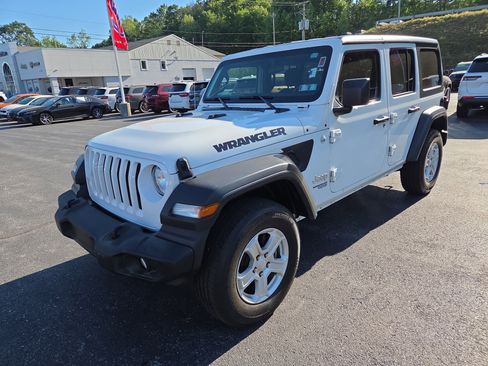 Used 2019 Jeep Wrangler Unlimited Sport S AWD/4WD image 8