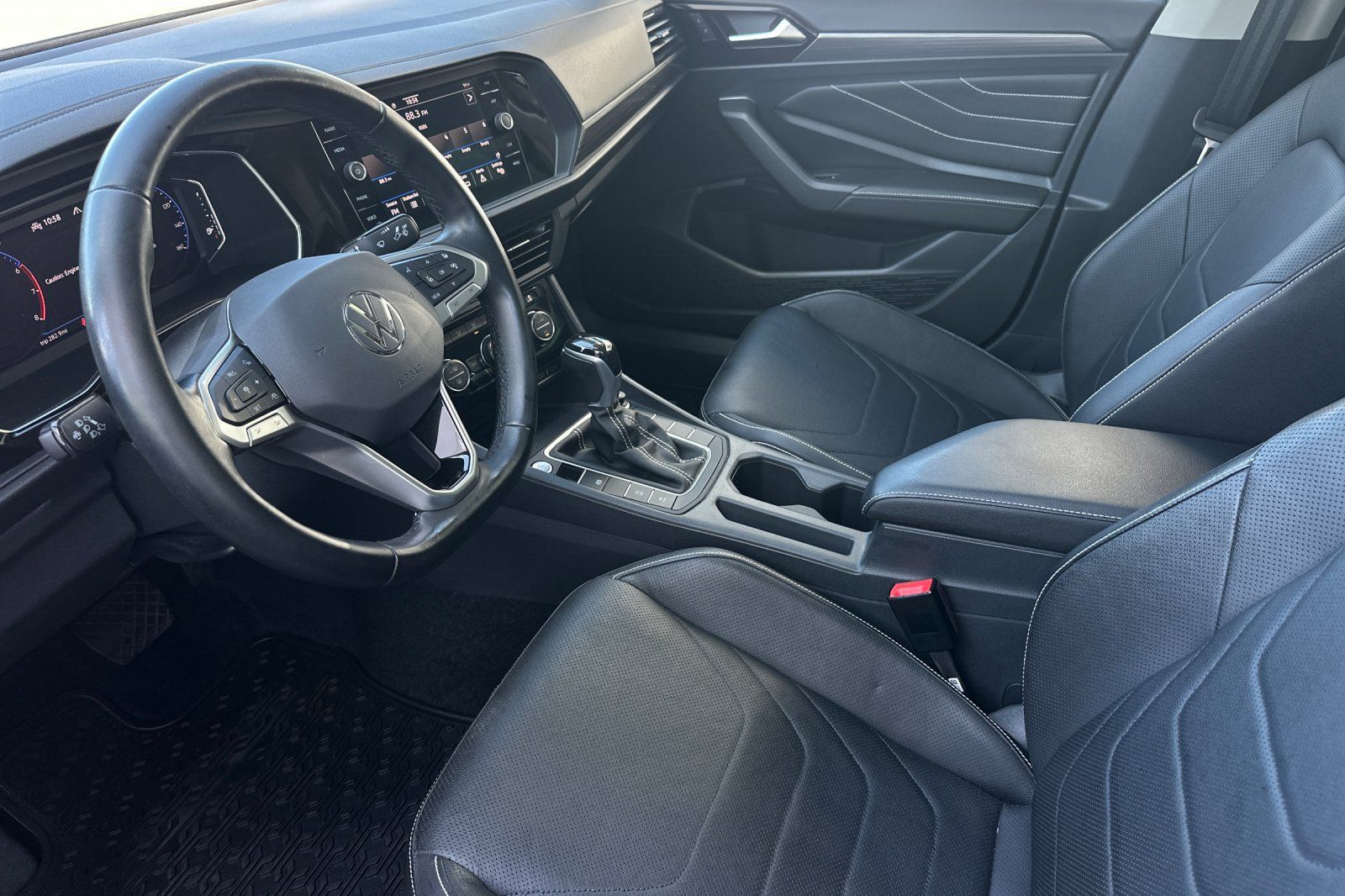 Used 2023 Volkswagen Jetta SEL FWD image 9