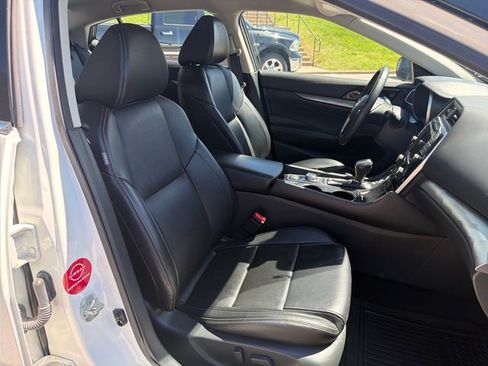 Used 2023 Nissan Maxima SV w/ Floor Mat Group FWD image 32