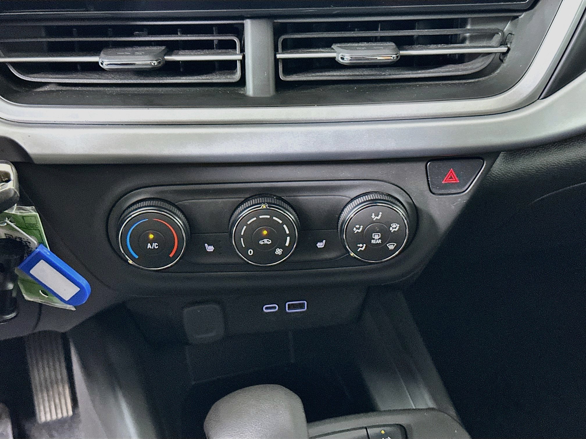 Used 2025 Chevrolet Trax RS w/ Driver Confidence Package FWD image 23