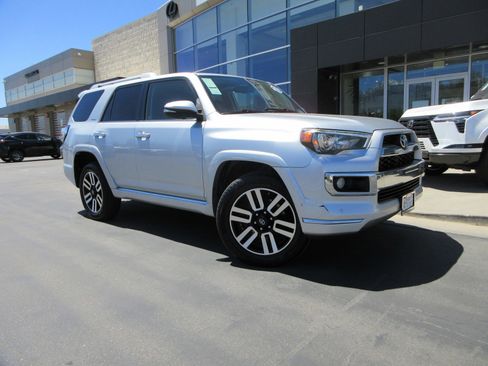 Used 2015 Toyota 4Runner Limited AWD/4WD image 14