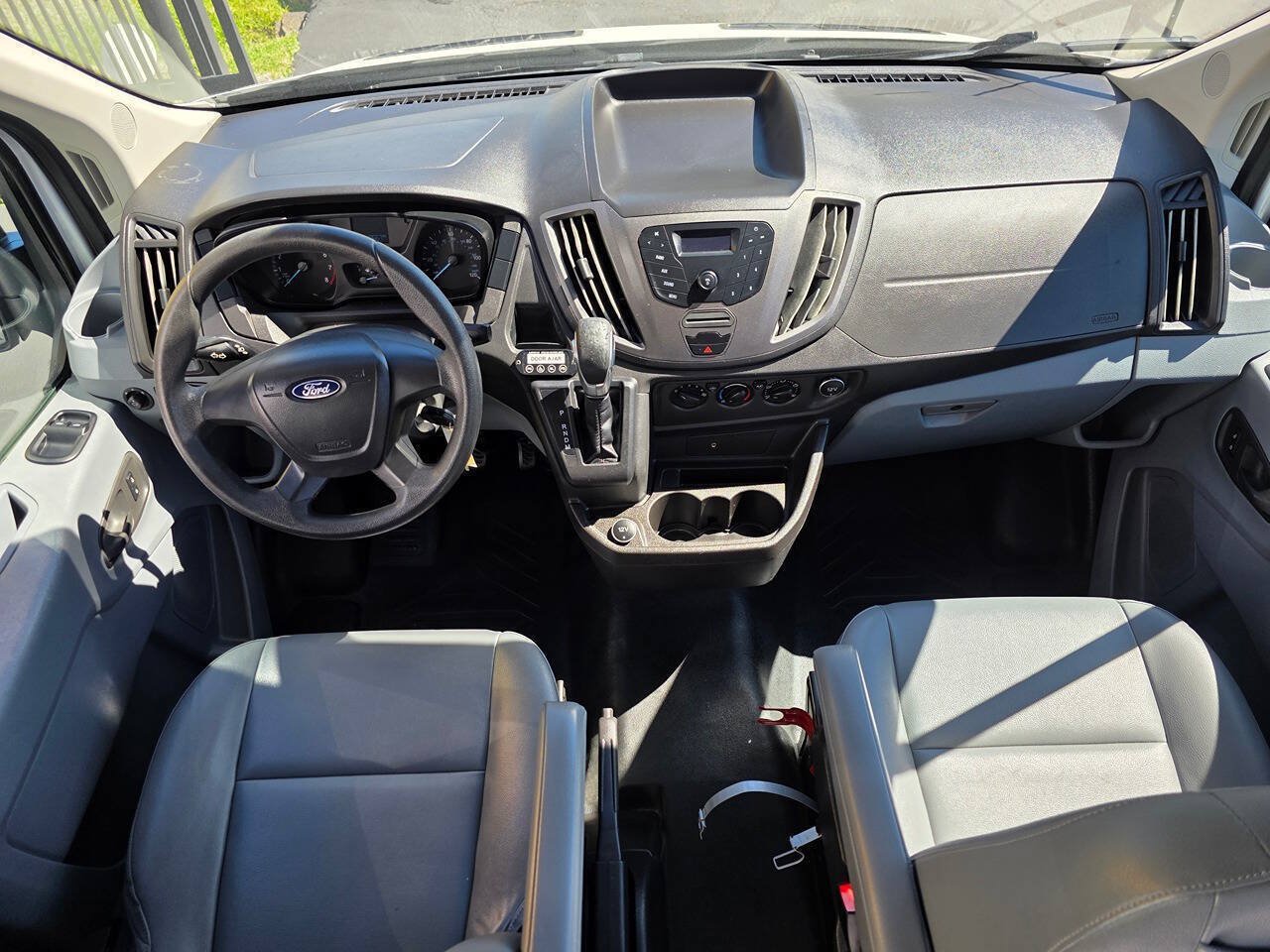 Used 2018 Ford Transit 150 XL RWD image 10